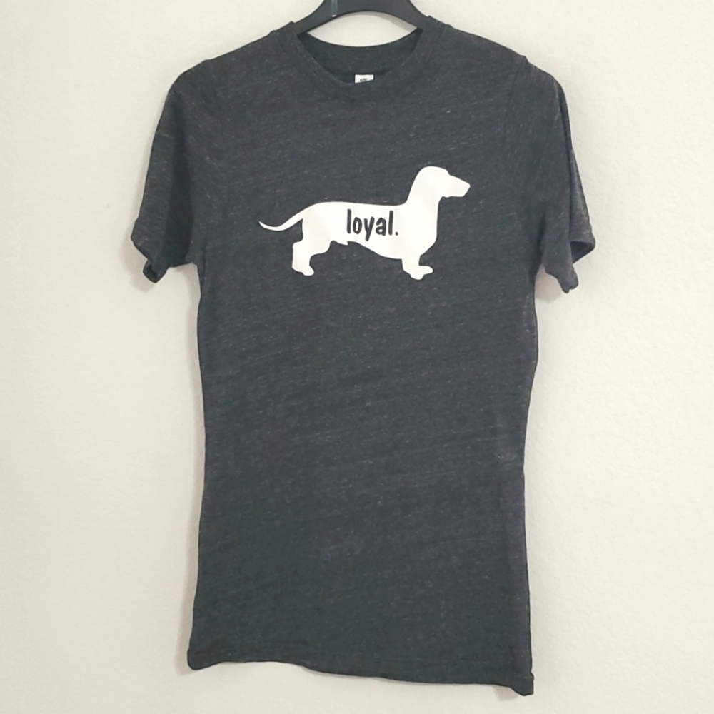 DACHSHUND graphic 'loyal' Dog Mom UNISEX short sleeve XS